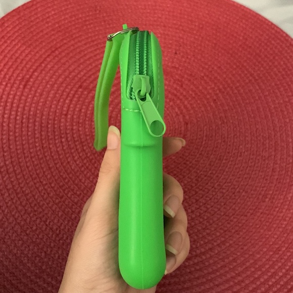 Green Silicon Rubber Sunglasses Case / Cigarette Case - Picture 10 of 10